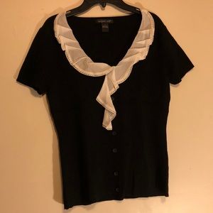 Mom gave me this it didn’t fit her and it’s not my style price can be negotiable